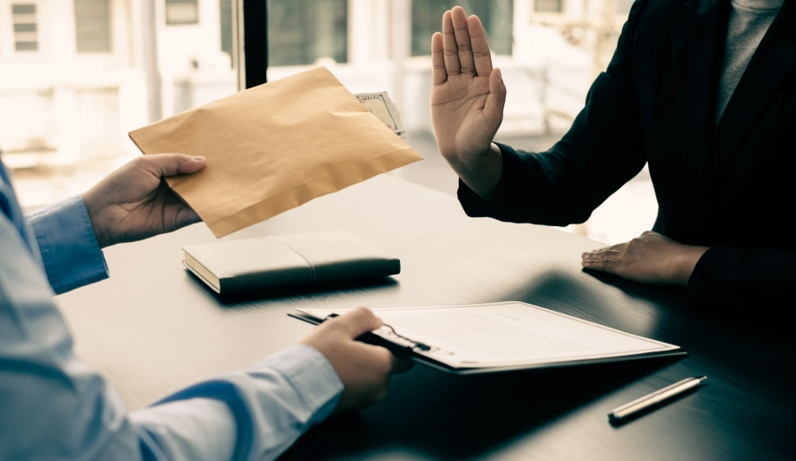 La extinción indemnizada de la relación laboral por efectuar pagos en B a los trabajadores La extinción indemnizada de la relación laboral por efectuar pagos en B a los trabajadores